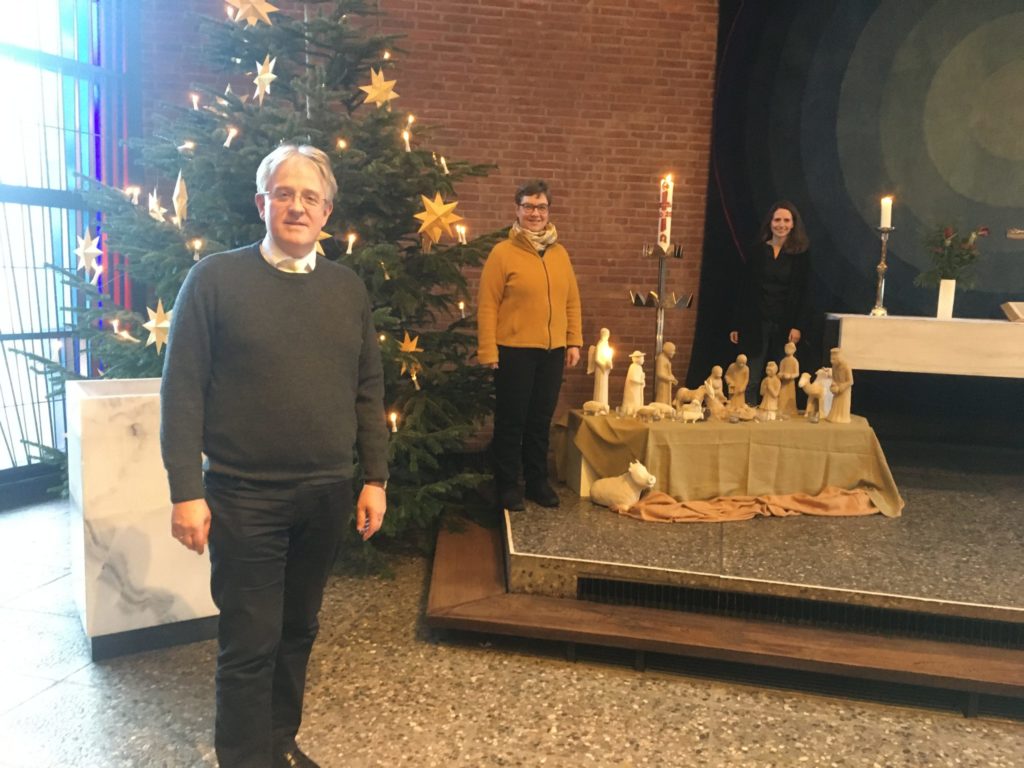 Drei Pastoren in der Kirche in Sasel