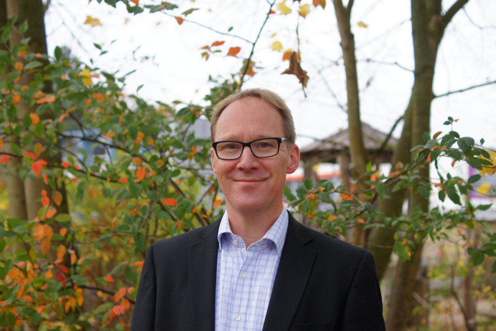 Dr. Martin Widmann ist der Schulleiter am Gymnasium Oberalster