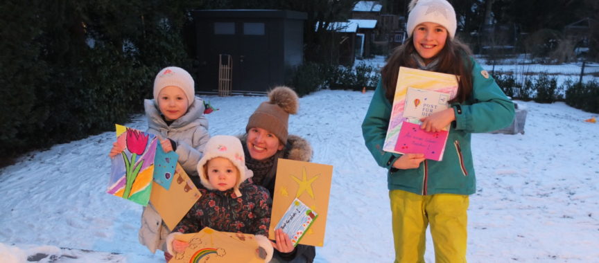 Sophia, Luise und Emma malen für Senioren