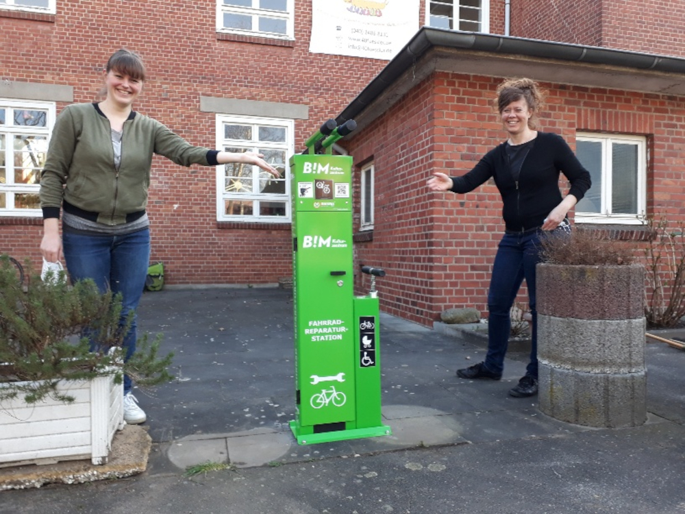 Die Fahrrad-Reparatur-Station am BIM in Meiendorf ist eingeweiht