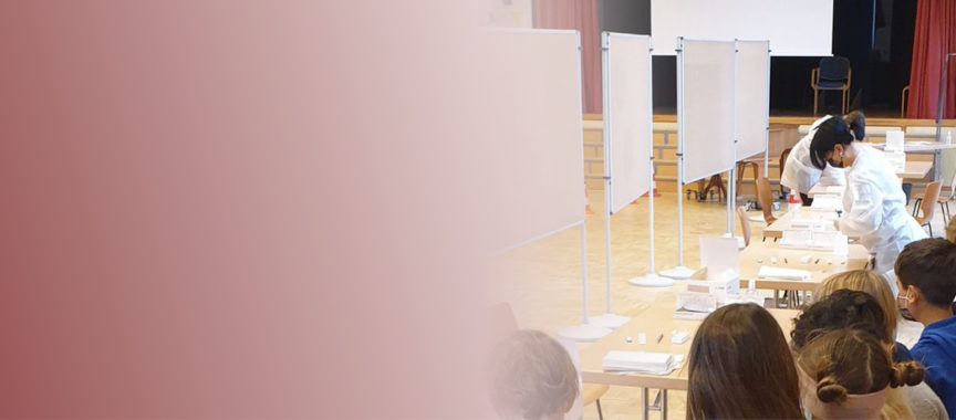 Coronatest in der Schulaula Grundschule Strenge