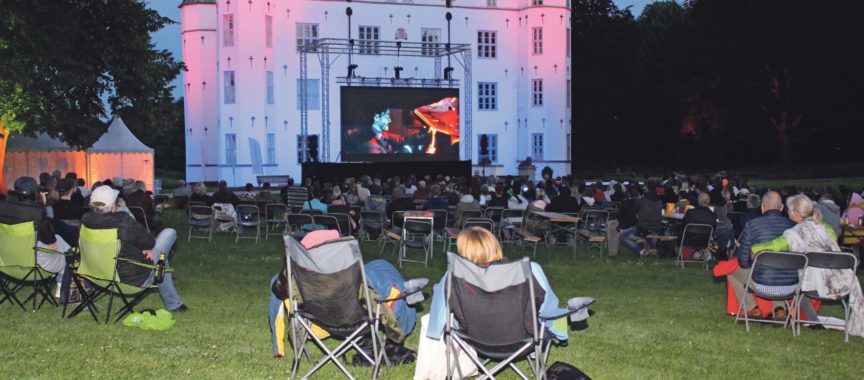 Kinosommer im Schlosspark in Ahrensburg